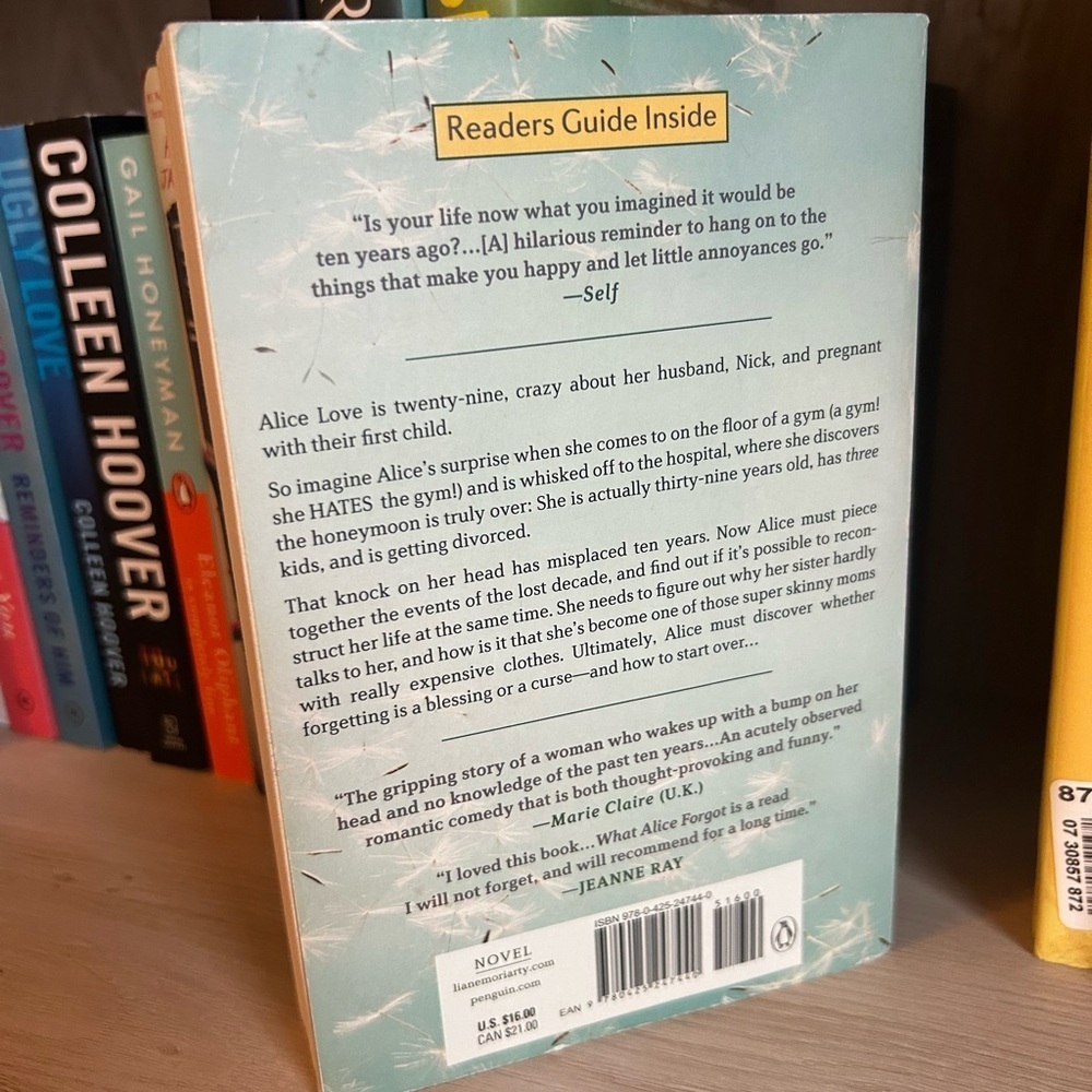 What Alice Forgot by Liane Moriarty Paperback Book - Picture 2 of 4